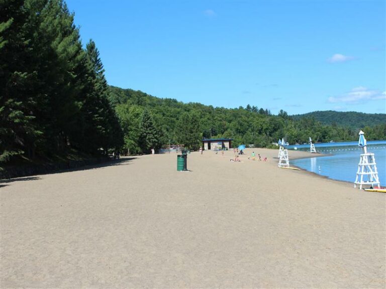 Quoi faire à Ste Agathe des Monts au Québec? Together We Meander